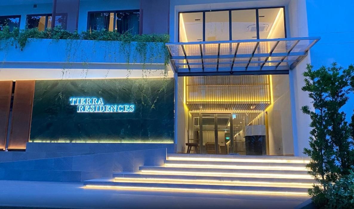 Tierra Residences Bangkok Exteriör bild