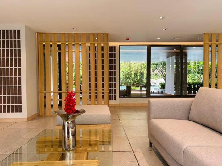 Tierra Residences Bangkok Exteriör bild