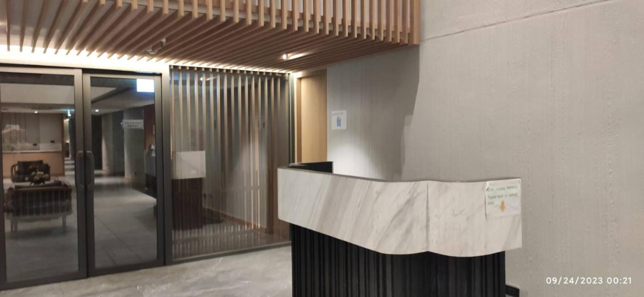 Tierra Residences Bangkok Exteriör bild