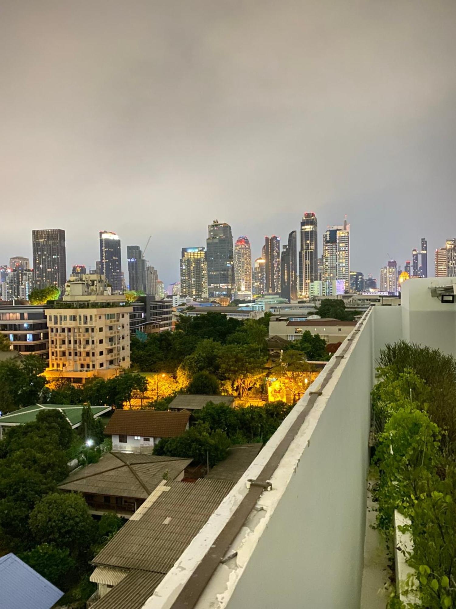 Tierra Residences Bangkok Exteriör bild